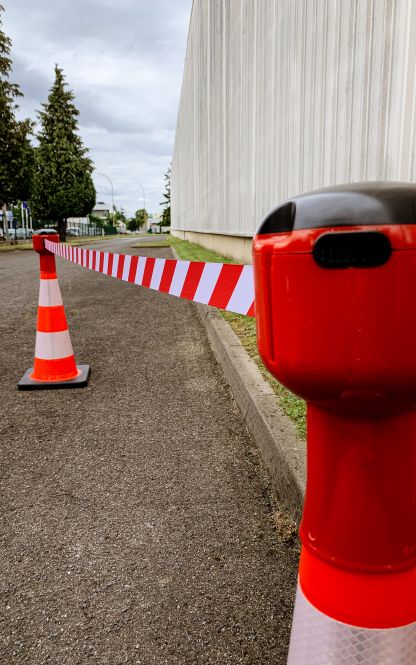 Gurtabsperrung Weiß/Rot für Leitkegel - 12 m