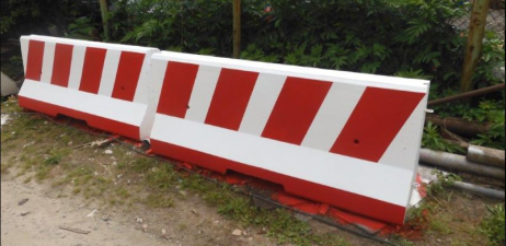 Betonschutzwand B35/45, Weiß/Rot, 810 mm