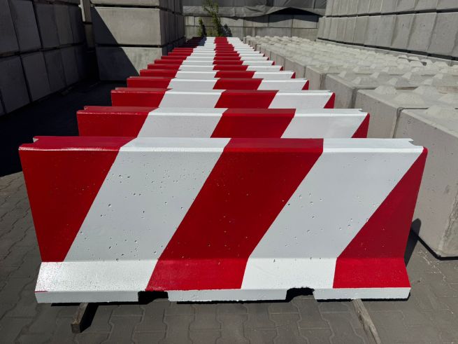 Betonschutzwand C35/45, Weiß/Rot, 810 mm