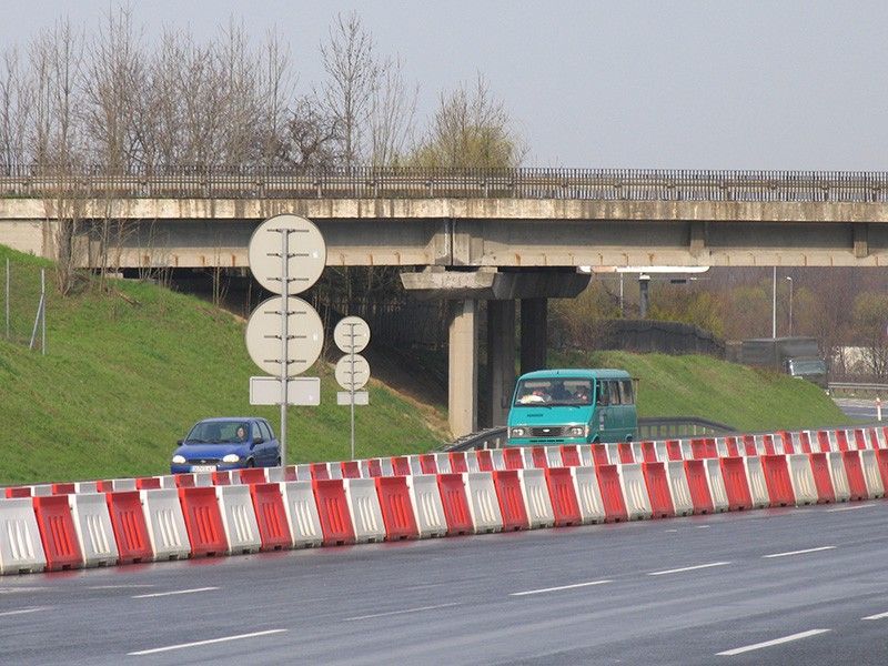 Fahrbahnteiler 800 mm, Rot