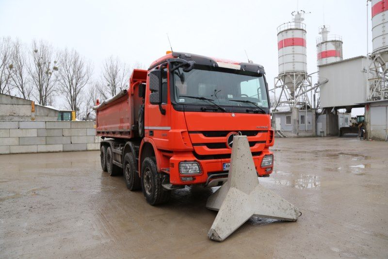 "Starblok" Betonsperre