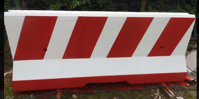 Betonschutzwand B35/45, Weiß/Rot, 810 mm