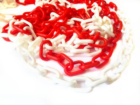 Plastic chain 5 mm, white / red