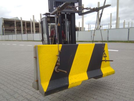 Concrete barrier 810 mm, yellow-black - Kopie