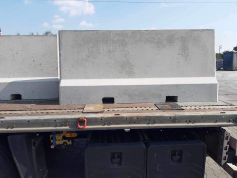 Concrete Barrier 900 mm New Jersey