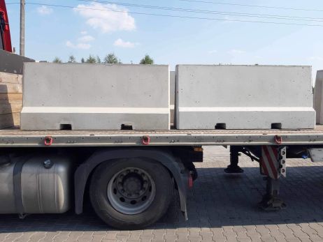 Concrete Barrier 900 mm New Jersey