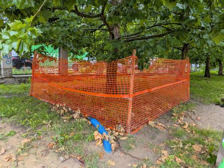 Barrier fencing plastic mesh