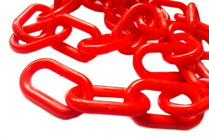 Plastic chain 6mm red