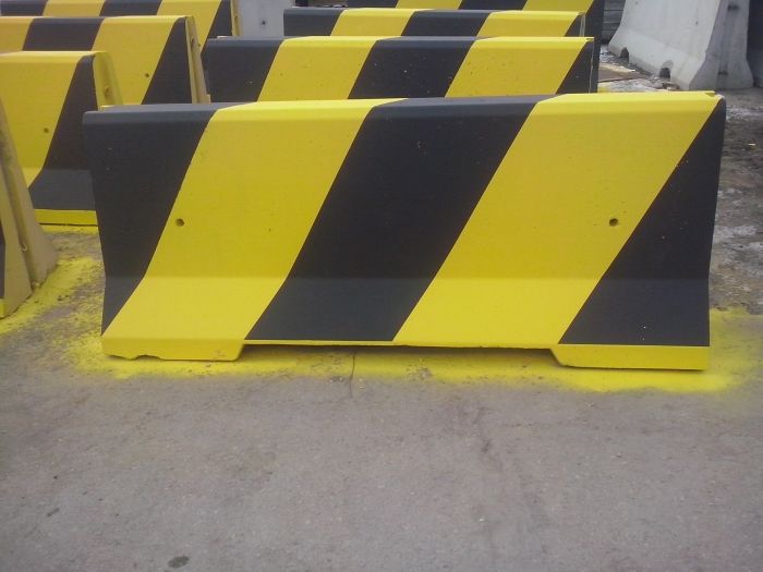 Barrière en béton U-14b double face 2000 kg - Jaune et noir