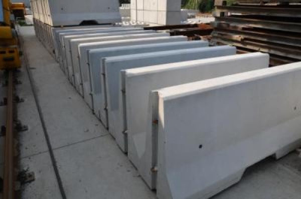 concrete-traffic-barrier-ce-norm-2