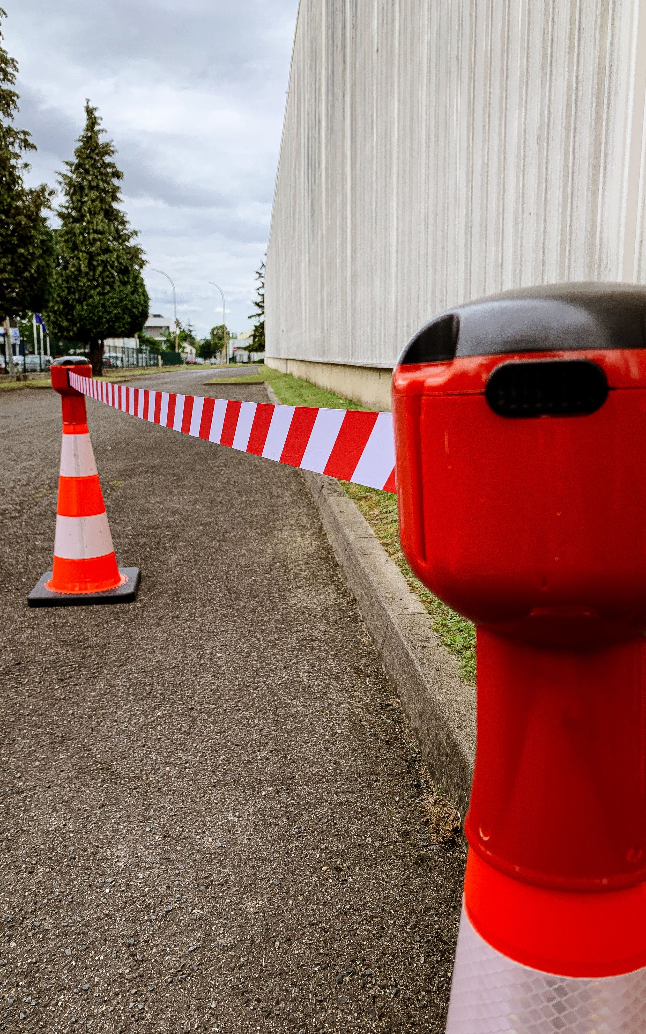 Nastro delimitatore per coni 12 m bianco/rosso