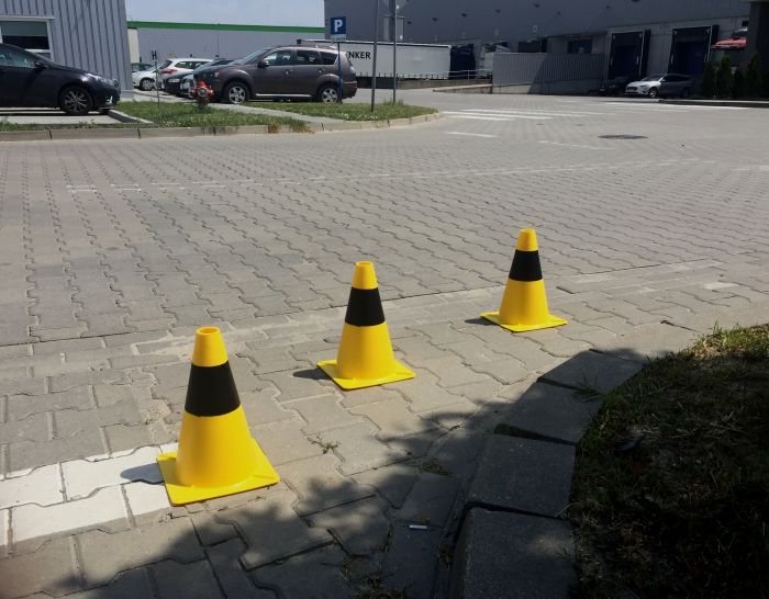 Cono stradale di segnalazione 30 cm in PE giallo